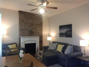 Beautiful 2 Bedroom Downtown Troy - 10 Years Host!